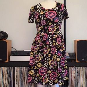 GUC Lularoe Floral Amelia